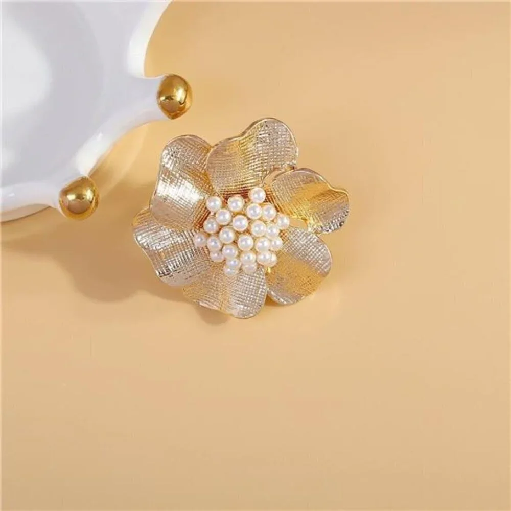 Vintage Pearl Flower Statement Ring – Bold Romantic Accessory Adjustable